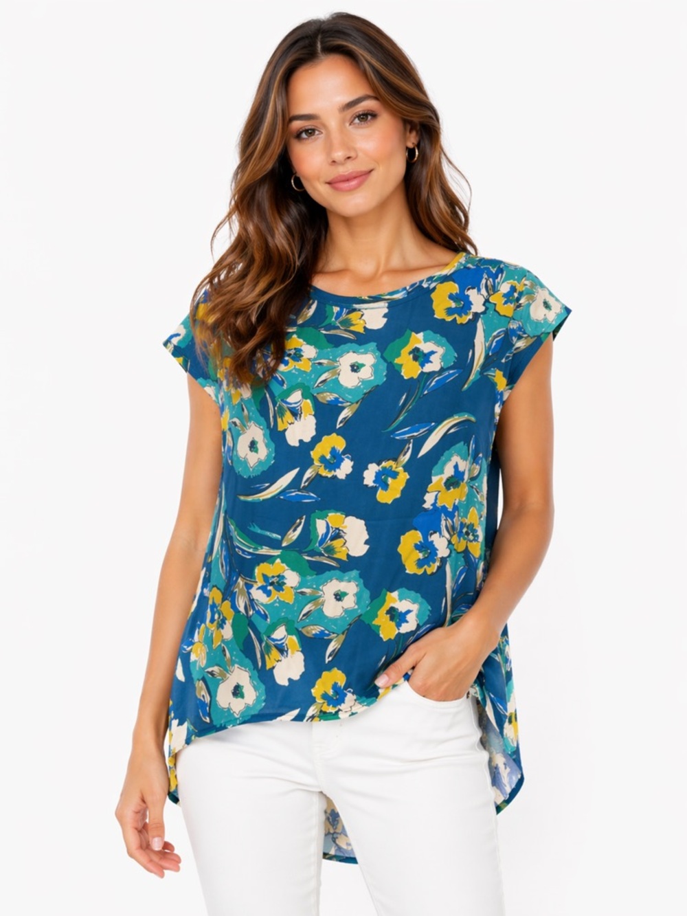 EUC Ava Christine Size Medium Floral Blue Women's‎ Top